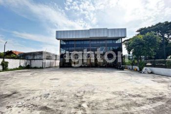 Bangunan Komersial Raya Kendangsari Industri, Row Jln Double Way