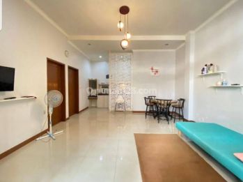 Rumah 1 lantai full furnished di pusat kota.
