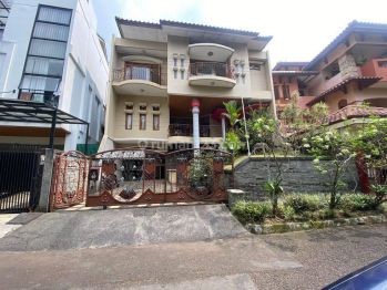 Disewakan Rumah 2 Lantai Siap Pakai di Komplek Prv Gerlong Bandung