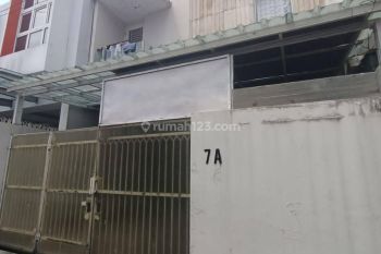 Rumah 2 Lantai  tebet timur 100jt/th