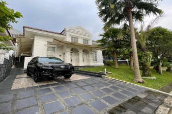 disewakan rumah  d clustr depan d taman yunani