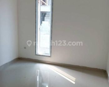 Rumah Murah 2 lantai di Matraman jakarta timur