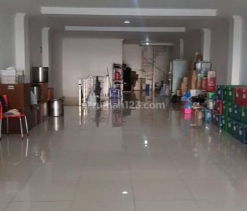Ruko 4 Lantai Bagus Sekali Siap Pakai Jalan Karapitan, Bandung