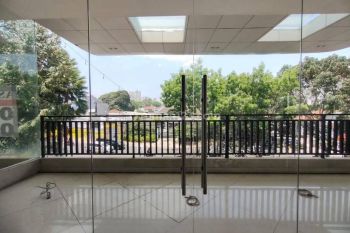Gedung Kantor 4 Lantai di Mainroad JL Setiabudhi SHM Bagus