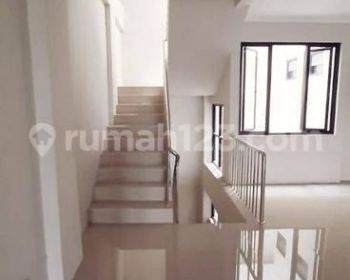 Ruko 3 Lantai Tebet Timur bagus siap pakai strategis