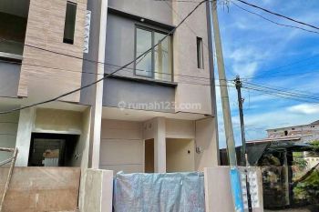 Rumah di Gununganyar, Surabaya