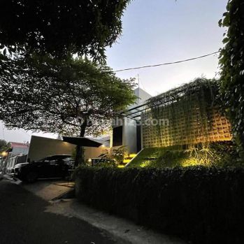 Rumah siap huni lokasi bagus dekat SCBD Ciniru senopati