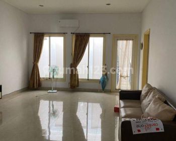Disewakan Rumah Semi Furnished Cluster Garnet Phg Gading Serpong