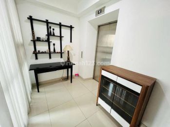 Infinity Pet Friendly 2 Br Private Lift Kemang Village