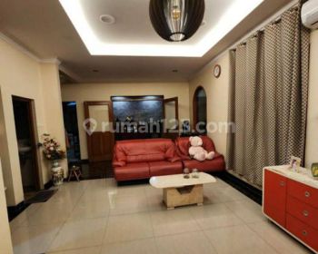 Rumah bagus 5 lantai hoek siap huni dijamin untung lokasi Taman palm lestari