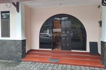 Dijual Rumah cocok untuk kost, hotel butiq atau apartemen