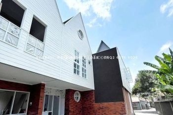 DENPASAR | TROPICAL MODERN TOWNHOUSE DI PUSAT KOTA