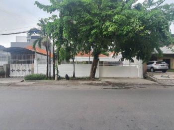 Rumah Raya Dharmahusada, Strategis, Siap Huni