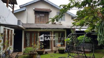 Rumah Asri Tanah Luas di Sektor 2 Bintaro RSA082002