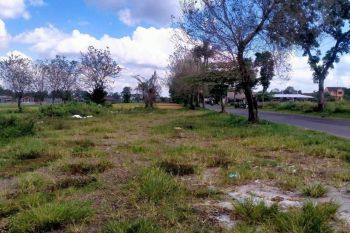 Tanah Tepi Aspal di Area Wisata Candi Prambanan Klaten