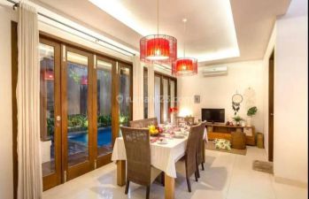 rumah rasa villa di simplicity Cakepp rapih Furnished, ada pool rumah rasa villa