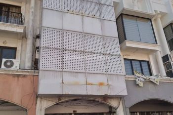 Ruko 3 Lantai Bagus Siap Pakai Daerah Komersial Komp. Rich Palace Surabaya Barat