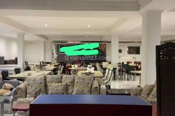 Dijual Cepat Showroom Gedung 4.5 Lantai di Jl Husein Sastranegara