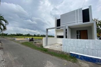 Rumah Modern Inner Garden Diselatan Jl Jogja solo Sleman