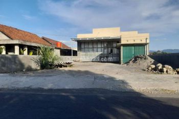 Gudang Akses Kontainer Dekat Bandara Adi Sucipto Yogyakarta