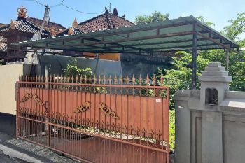 Tanah kecil dalam gang di sidakarya Denpasar Selatan