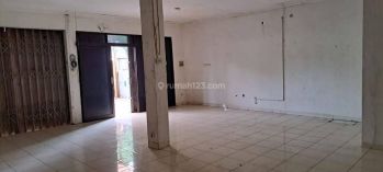 Dijual Rumah Tua + Ex Showroom di Daerah Rawamangun
