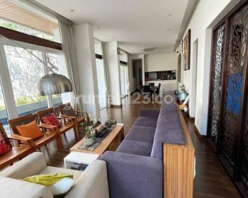 Di jual rumah pik lt 605 lb 700 hoek rapi bagus siap huni