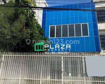 Disewakan Ruko 2lt Siap Pakai, Sudah Renovasi di Jl. Sultan Hasanuddin , (cc),