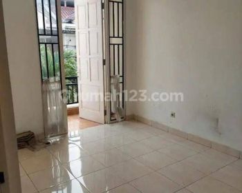 Rumah 2 Lantai dekat area perkantoran Taman Semanan Jakarta Barat