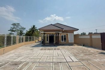 RUMAH SIAP HUNI TANAH LUAS DEKAT AKMIL MAGELANG