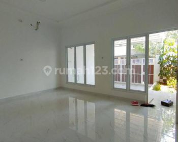 Meruya Utara, Rumah Baru 2 Lantai Siap Huni Jakarta Barat
