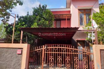 Disewakan rumah kost 2 lantai seturan depok