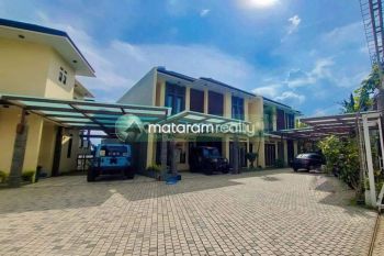 Rumah Mewah Fully Furnished di Ciumbuleuit Ada Kolam Renang