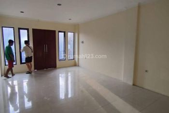 Ruko 3 lantai disewakan siap huni