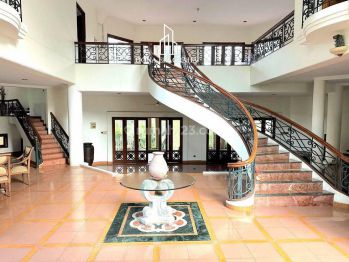 Jual Bu Rumah Villa Megah di Cirendeu, Tangsel