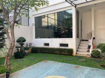 Rumah 3 Lantai Katamaran Indah Ukuran 8x26 Semi Furnished SHM Pik