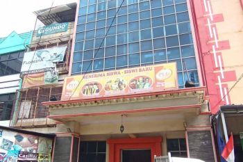 Ruko Cck Usaha Di Jl Kh Hasyim Ashari Cipondoh Kota Tangerang SHM