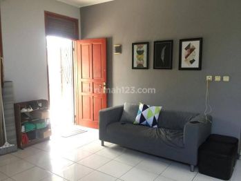 Rumah Rapi Semi Furnished SHM di Kalideres Permai, Jakarta Barat