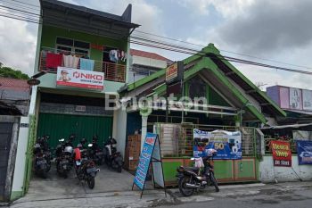 RUMAH USAHA 2 LANTAI DAN GUDANG BARANG DI RINGROAD BARAT JOGJA. USAHA MASIH DAN