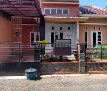 Rumah cantik di Tembalang