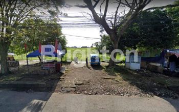 TANAH LUAS UNTUK SEGALA USAHA DI JALAN RAYA SUKUN