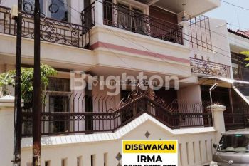 RUMAH DEKAT SMU LOYOLA DI TENGAH KOTA