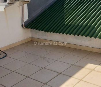 Rumah 2 Lantai di Commercial Area, Kelapa Gading