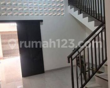 Dijual Ruko Cantik di Harapan Indah 1 Lokasi Pinggir Jalan