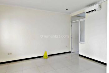 Taman Kopo Indah 5 Cluster Sommerville - Bangunan 2 Lantai Siap Huni - Include 1