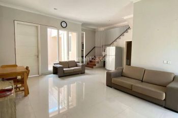 Jual villa komplek Citralamd Gama city