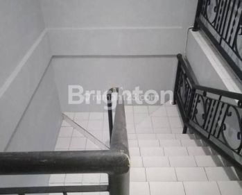 RUKO GANDENG 4 LANTAI ROYALE PALACE