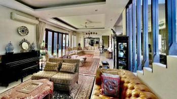 Mewah, Komplek Tengah Kota Jakarta Selatan, Full Furnish, Bebas Banjir