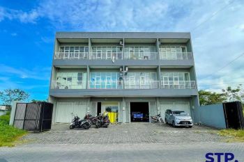 Jual Ruko Perumahan Mewah Dian Istana 3 Lt Sisa 1 Unit Strategis