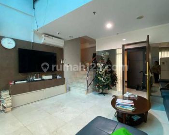 Apartment Essence Darmawangsa 2 Lantai 4 Kamar Tidur Furnished